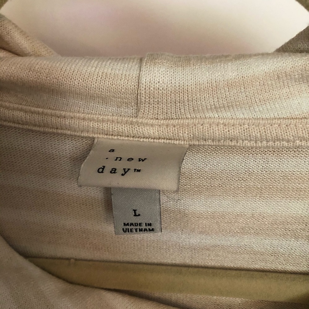 Pullover - Picture 2 of 3